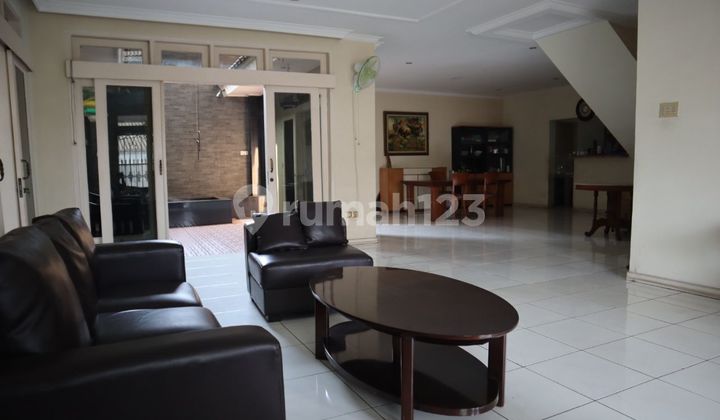 Rumah 2 Lantai Siap Huni dengan Hunian Nyaman dan Asri @Jakarta Selatan