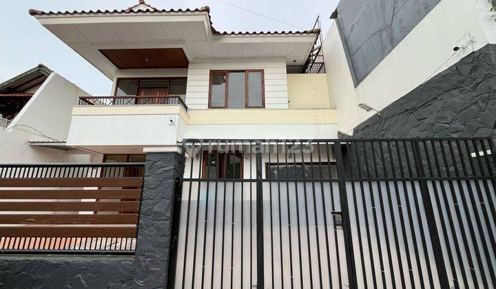 Dijual Cepat Rumah Nyaman Asri di Daerah Prestigius Hang Lekir Senayan 2