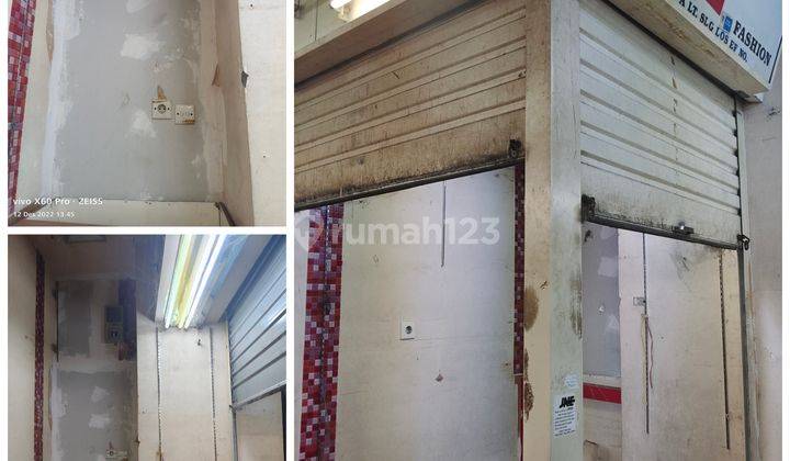 Kios kecil hook di pasar tanah Abang blok A lantai SLG tanah Abang Jakarta pusat 2