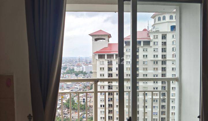 Apartemen Mediterania garden 2 tower edelweis 2br lantai atas furnish tanjung duren Jakarta barat  4