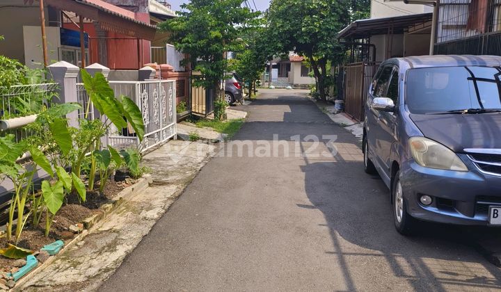 Hfn0332 Standard House Still Occupied in Griya Loka Complex Sector 1.2 Behind Modern Market BSD City, Tangsel, Banten 2