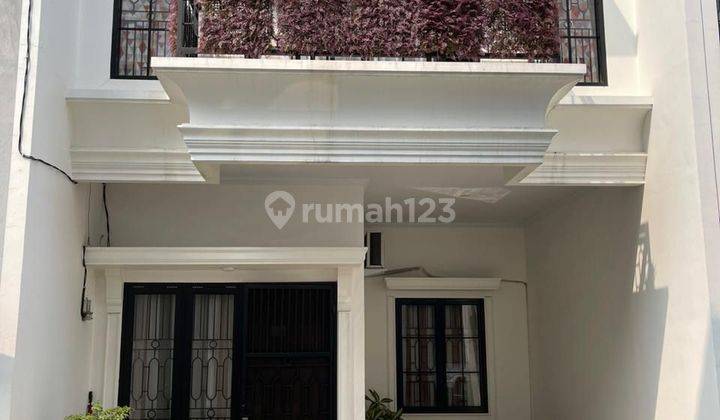 Rumah 2,5 lantai furnish masih dihuni di townhouse clownfish residence Jagakarsa Jakarta selatan 1