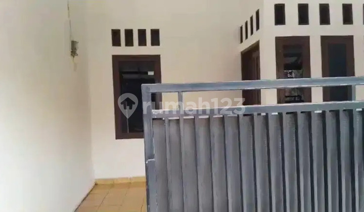 Ready-to-Live House in East Pamulang 2 Benda 2