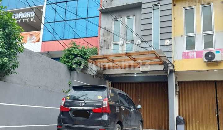 Near Tebet Train Station and Inner City Toll Road. Near Tebet Train Station and Inner City Toll Road.