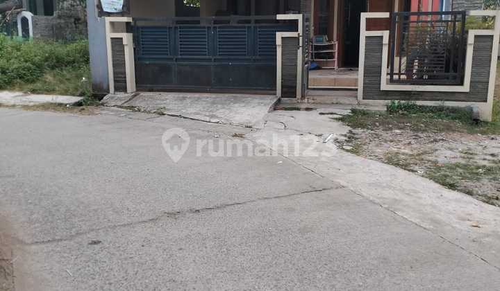 Shm, 2 Carports, Fully Renovated, Strategic Location in Jayanti