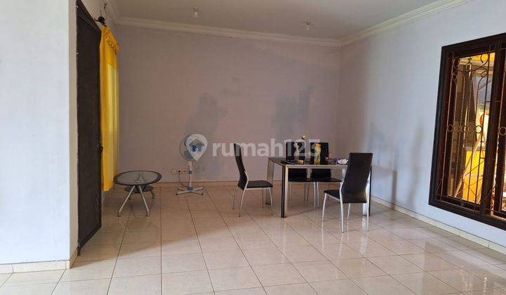 Rumah 2 Lantai Bagus Unfurnished SHM di Wisata Bukit Mas Madrid, Surabaya 2