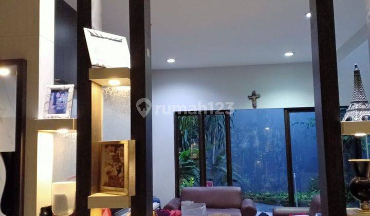 Rumah 2 Lantai Bagus Furnished SHM di Dharmahusada Mas , Surabaya 2