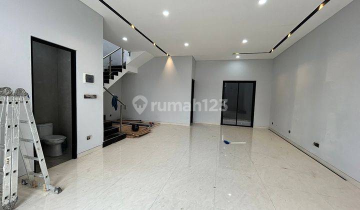 Rumah 2 Lantai Baru Unfurnished SHM di Sutorejo Timur , Surabaya 2