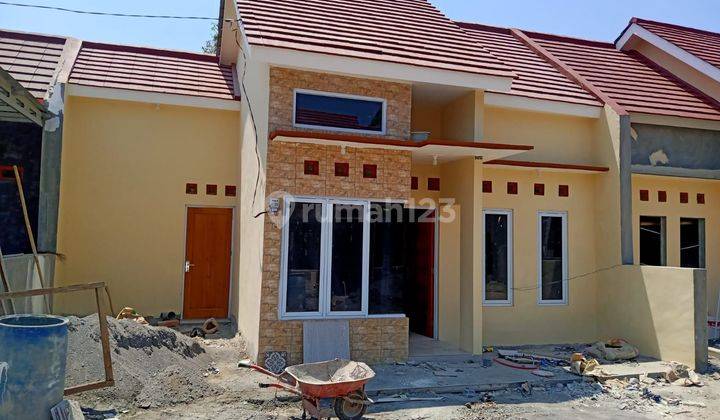 RUMAH CANTIK MURAH DEKAT SD BANGET AYU SEMARANG 1