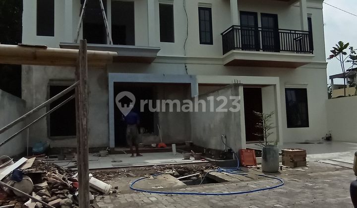Luxury House Near Ada Fatmawati Semarang 2