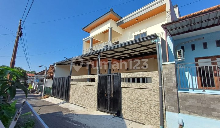 Rumah Mewah Dekat Rumah Sakit Colombia Manyaran 2
