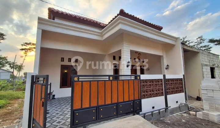 Rumah Mewah 4 Menit Kampus Unnes Gunung Pati Semarang 1