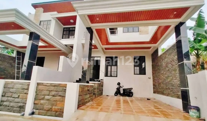 Luxury House Near Islamic Center Manyaran Semarang 1