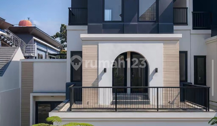 Rumah Mewah di Tlagabodas Tembalang