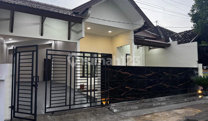 Rumah Mewah Dekat Bandara Ahmad Yani Semarang