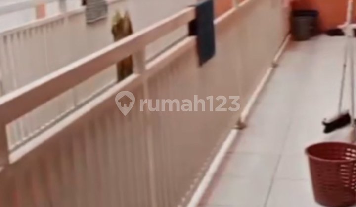 Kos Akses Mobil Dekat U N J A N I