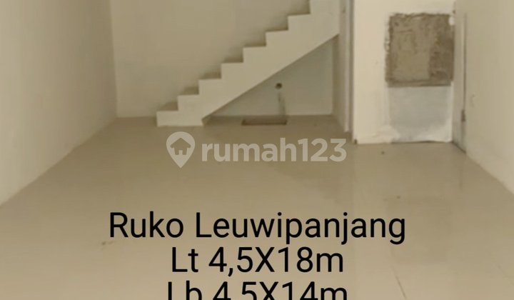 Strategic and Busy Leuwipanjang Shop House 1