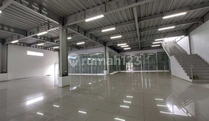 Gedung Mainroad Sukabumi dekat TOL Cigombong ada LOADING DOCK 1