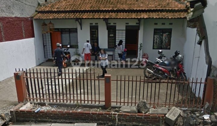 Large Bojongsoang Shophouse Strategic and Bustling 1