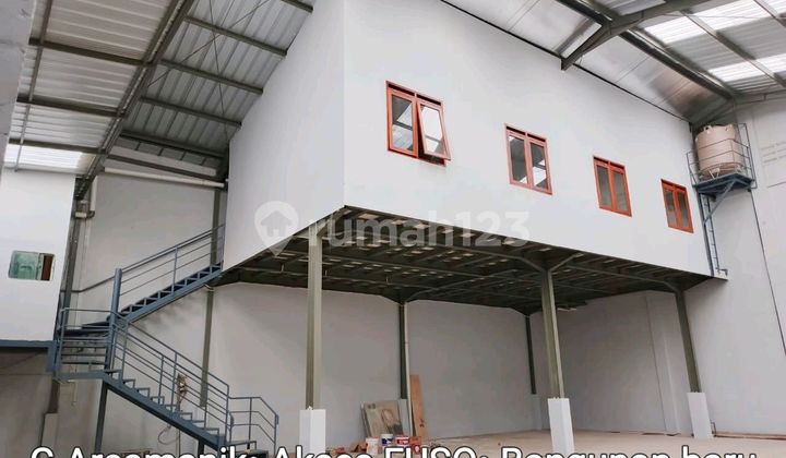 Gudang Tengah Kota di Arcamanik