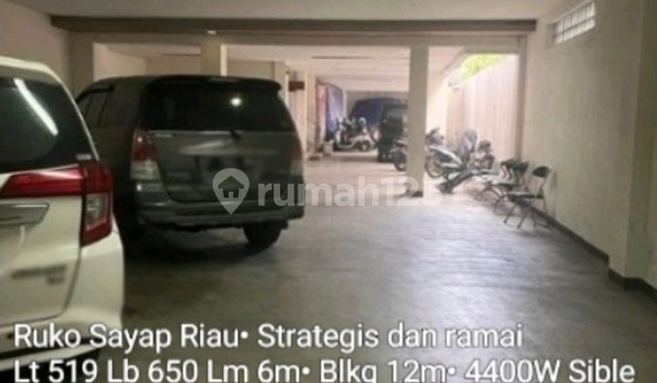 Riau Central Business District Shop House Strategic and Busy For Sale at NJOP 1