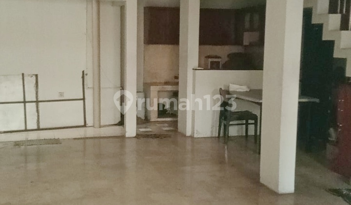 Large Shop House Near Maranatha University 2