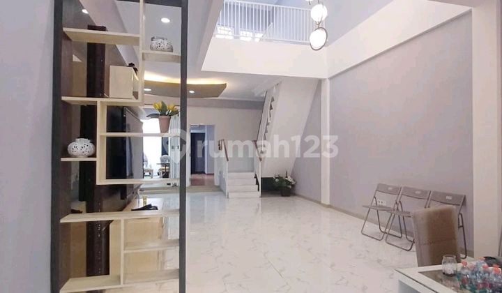 Rumah Modern Komp Jagakarsa 