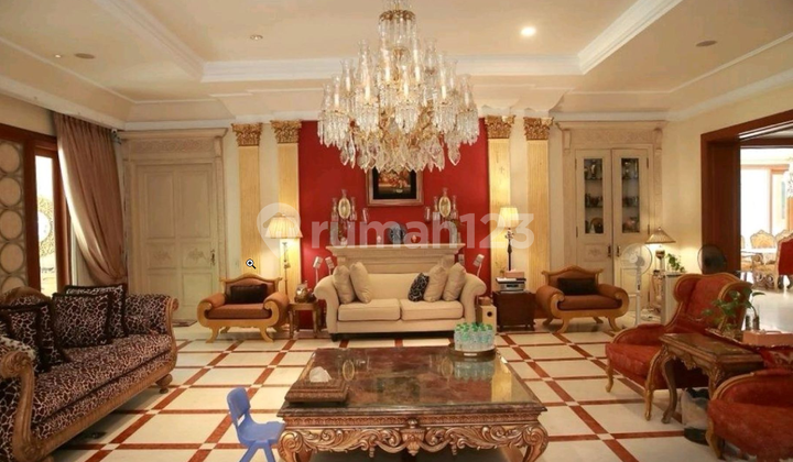 Sultan's Super Luxurious House in Elite Menteng Sultan's Super Luxurious House in Elite Menteng