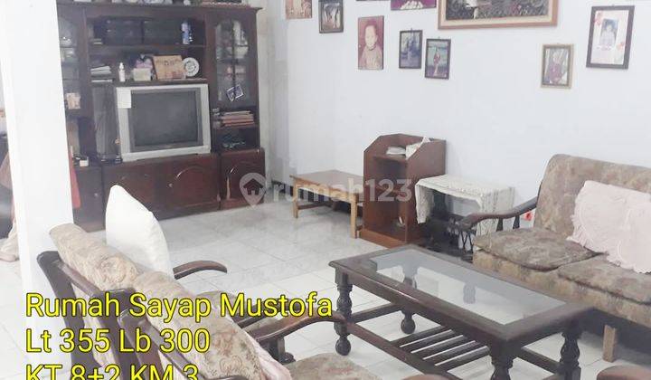 Rumah besar pusat kota daerah Surapati  1