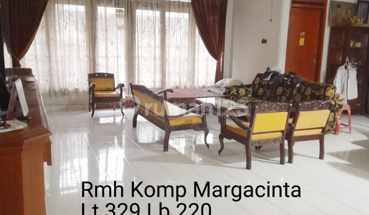 Rumah Modern Minimalis Kompleks Margacinta 2