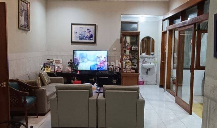 Rumah Apik Singgasana 1