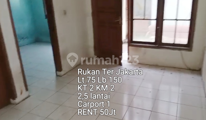 Large shophouse Jakarta Canal 1