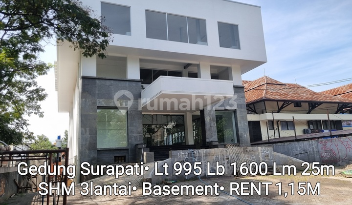 Gedung besar Surapati 1