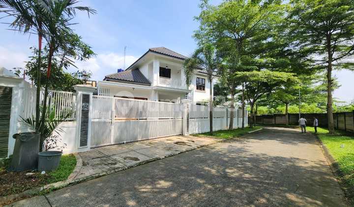For Sale. Corner House with Green Area View of Mount Sentul City.