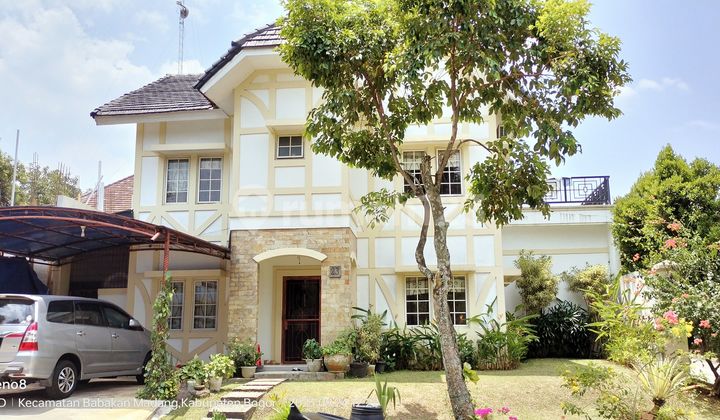 For rent fully furnished house hook cluster in front of Sentul city. 2