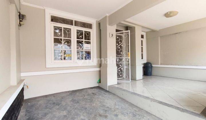 Di jual rumah siap huni claster Venesia Sentul city 2