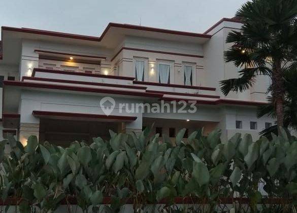 Di jual rumah siap huni claster depan kolam renang best view Sentul city 2