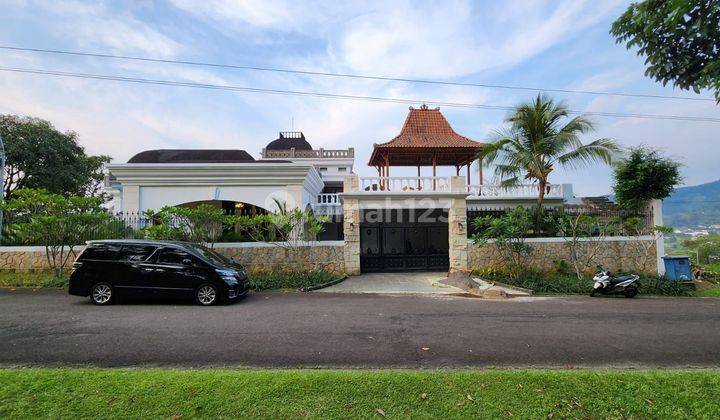 Di jual rumah mewah furnish best view kolam renang 2 muka Sentul city 1