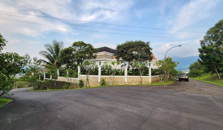 Di jual rumah mewah furnish best view kolam renang 2 muka Sentul city 2