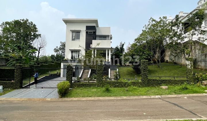 Di jual rumah view golf dan danau halaman luas Sentul city 2
