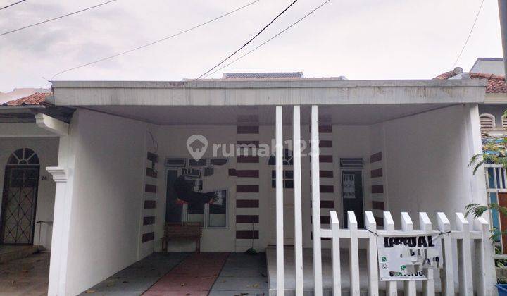 Di jual rumah siap huni depan green area Sentul city 1