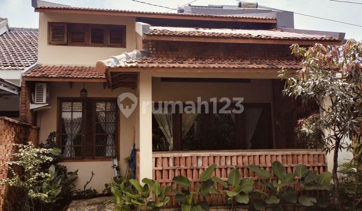 Di sewakan bulanan rumah baru modern furnish Sentul city 2