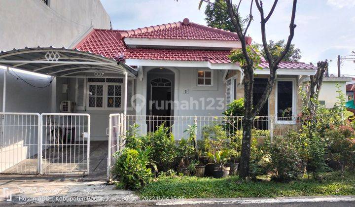 Di jual rumah murah siap huni hook samping taman Sentul city 2