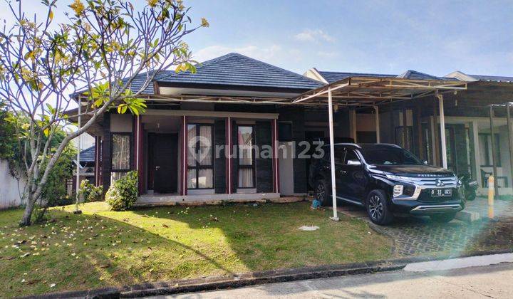 Di sewakan rumah semi furnish halaman luas hook sentulncity 2