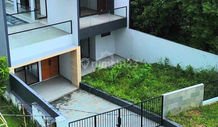 Di Jual Rumah Baru Siap Huni Depan Green Area Sentul City 2