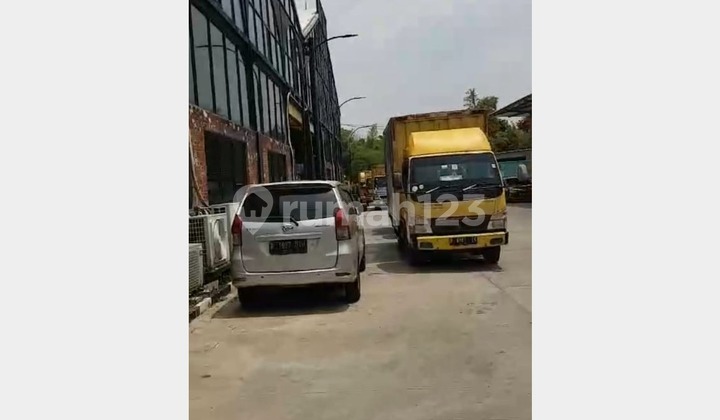 Factory & Warehouse Poglar Keadung Kali Angke, Land Area 1.5 ha, Price 160 billion. Factory & Warehouse Poglar Keadung Kali Angke, Land Area 1.5 ha, Price 160 billion.