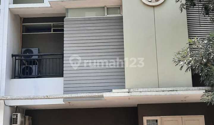 tampak depan rumah kelapa gading lavender uk