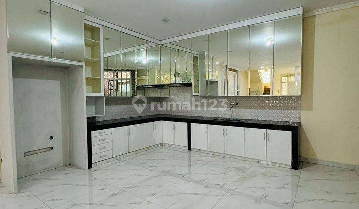 Rumah Green Lake City, Amerika Latin, 8x18, Shm, Hrg 3.65 Milyar  1