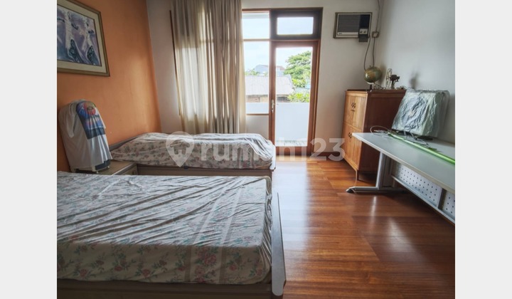 Rumah Puri Indah Blok B, Lt 327 M2, SHM, 3 BR Hrg 9 Milyar Rumah Puri Indah Blok B, Lt 327 M2, SHM, 3 BR Hrg 9 Milyar