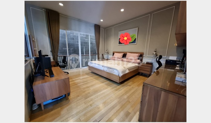 Rumah Manyar Permai 8x17, Furnished, SHM, 3BR